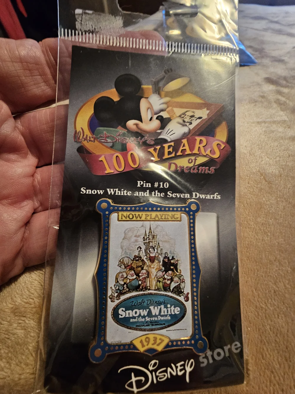 Disney Snow White 100 Years of Dreams Pin – Blue and Gold 💙💛